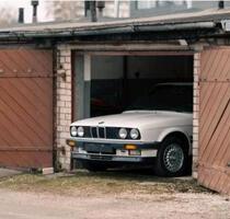 Garage Werkstatt Halle Oldtimer Reifen HandwerkerGarten - Seeg