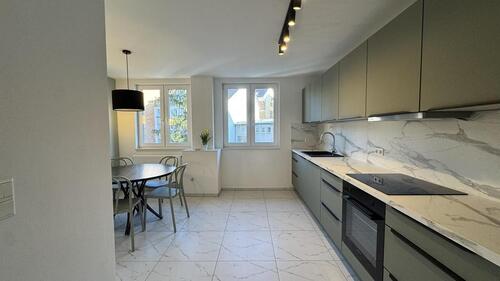 Foto - Erstbezug nach Kernsanierung: 6-Zimmer-Wohnung in top Lage. Familien oder WG-Neugründung