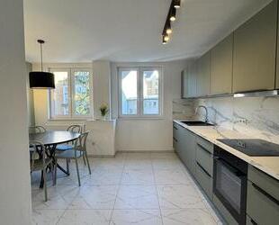 Erstbezug nach Kernsanierung: 6-Zimmer-Wohnung in top Lage. Familien oder WG-Neugründung - Stuttgart