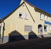 Großes Mehrfamilienhaus - 380.000,00&nbsp;EUR Kaufpreis, ca.&nbsp; 680,00&nbsp;m&sup2; in Mehlingen (PLZ: 67678)