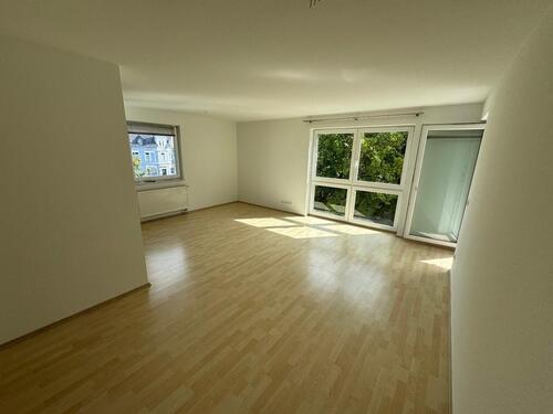 Foto - 3 Zimmer Wohnung, sehr zentral, Balkon, EBK, TG-Stellplatz,Aufzug