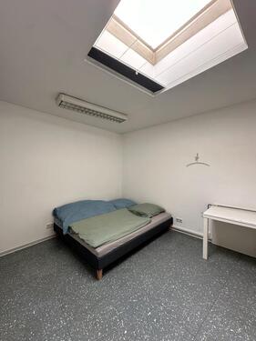 Foto - 1 Zimmer zu vermieten, Bad und Küche gemeinschaftlich, WARM