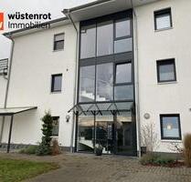 Tolle 3-Zi.-Penthousewohnung mit großer Dachterrasse, Carport-Stellplatz u. Freiplatz, ab 01.10.2025 - Meine
