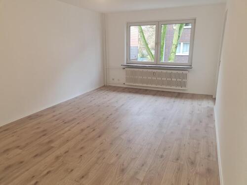 Foto - Direkt am Rhein! Renovierte 3-Zimmer-Wohnung mit Balkon zu vermieten!