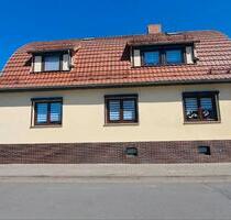 Freistehendes Ein - Zweifamilienhaus mit Garagen und Gartenhaus - Nordhausen