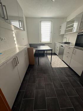 Foto - Kernsaniert · 3-Zimmer-Wohnung · mit Einbauküche & Teilmöblierung