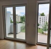 Helle 2-Zimmer-Wohnung mit großem Balkon - München Schwabing-Freimann