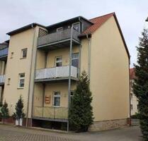 GERÄUMIGE Zweiraumwohnung in GEPFLEGTEM Mehrfamilienhaus - Weißenfels