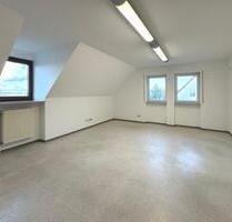 Helle 4-Zimmer-Wohnung nahe Krankenhaus - Neustadt an der Aisch