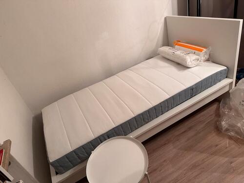 Foto - WG Zimmer zu vermieten - 400,00&nbsp;EUR Kaltmiete, ca.&nbsp; 12,00&nbsp;m&sup2;