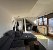 Helle 1-Zimmer Dachgeschosswohnung mit Balkon in Budenheim - Mainz Finthen