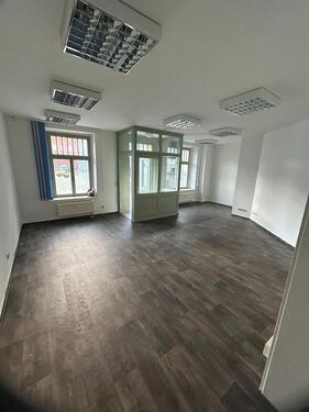 Foto - Gewerbeeinheit in der Stadtmitte von Altentreptow zu vermieten