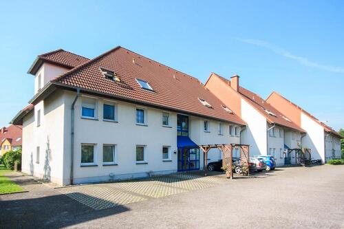 Foto - Kurzfristig beziehbar - 418,00 EUR Kaltmiete, ca.  76,95 m²