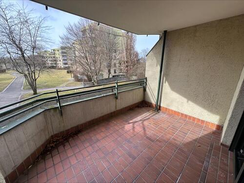 Foto - So viel Platz! 4 Zimmer mit Balkon und mit riesigem Wohnzimmer