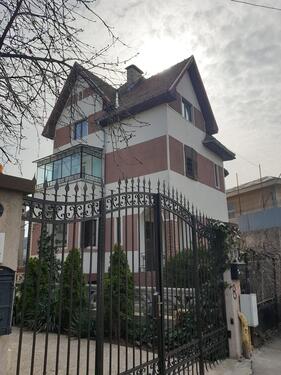 Foto - Haus în Ploiești zu verkaufen - 360.000,00&nbsp;EUR Kaufpreis, ca.&nbsp; 310,00&nbsp;m&sup2;