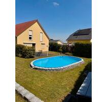 Einfamilienhaus mit Pool, Garage und Garten im Neubaugebiet - Roklum