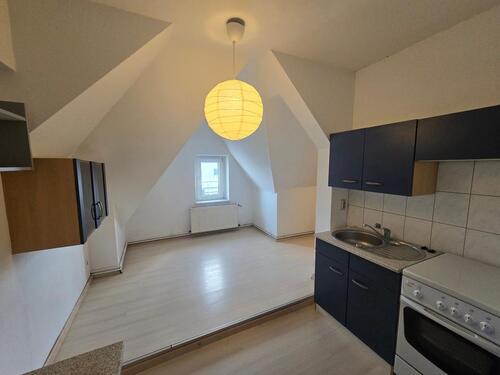 Foto - Süße 2-Zimmer Dachwohnung - 680,00&nbsp;EUR Kaltmiete, ca.&nbsp; 65,00&nbsp;m&sup2;