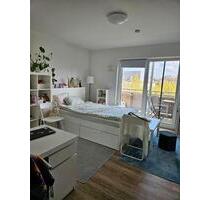 Modernes Frauen WG-Zimmer mit eigenem WC & Balkon - Marburg