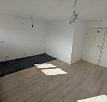 Dachgeschosswohnung 2,5 Zimmer KücheEsszimmer, Bad - Sankt Ingbert