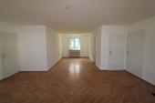 Foto - 1. OG 4 Zimmer ab sofort - 961,00&nbsp;EUR Kaltmiete, ca.&nbsp; 101,10&nbsp;m&sup2;