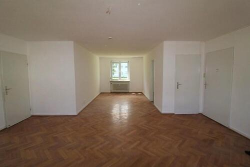 Foto - 1. OG 4 Zimmer ab sofort - 961,00&nbsp;EUR Kaltmiete, ca.&nbsp; 101,10&nbsp;m&sup2;