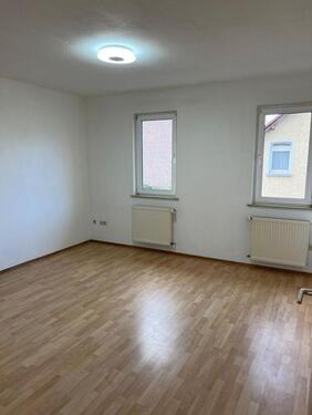 Foto - Ruhige Maisonette-Wohnung mit zwei Zimmern und EBK in Nied