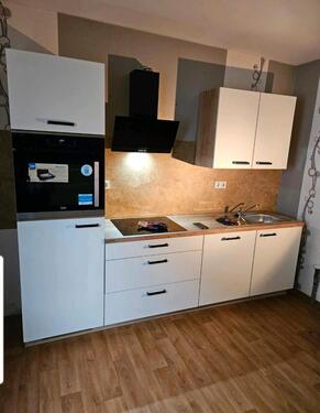 Foto - 2-Zimmerwohnung, Küche, Bad, Flur, Autoabstellplatz