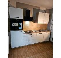 2-Zimmerwohnung, Küche, Bad, Flur, Autoabstellplatz - Gemünden (Wohra)