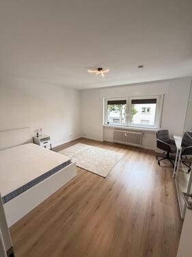 Foto - Schönes möbliertes WG-Zimmer in frisch renovierter Wohnung in Top-Lage