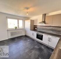 Coole 2 - Zimmer - Wohnung mit Balkon, Stellplatz, genau das richtige für Singles, Paare und für Sie - Walldürn