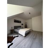 WG Zimmer zu vermieten - 350,00&nbsp;EUR Kaltmiete, ca.&nbsp; 75,00&nbsp;m&sup2; in Neuenmarkt (PLZ: 95339)