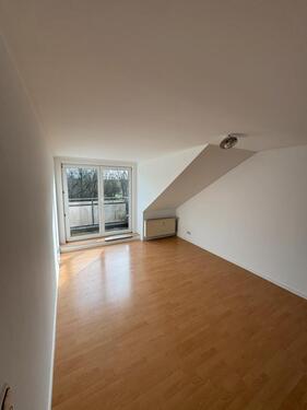 Foto - 2 Zimmer Dachgeschoßwohnung zur Miete in Köln