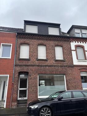 Foto - Reihenhaus mit Garten - 1.700,00&nbsp;EUR Kaltmiete, ca.&nbsp; 170,00&nbsp;m&sup2;