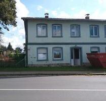 Mehrfamilienhaus mit Nebengebäuden - Gransebieth