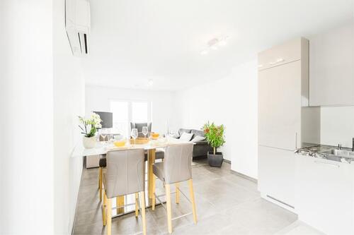 Foto - Voll möblierte 2-Zimmer-Luxuswohnung mit Garten & Außenstellplatz in Frankfurt-Preungesheim