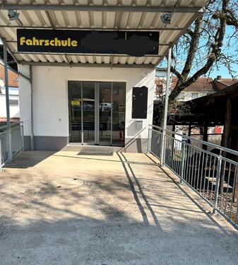 Foto - Helles Ladenlokal im Zentrum von Illingen