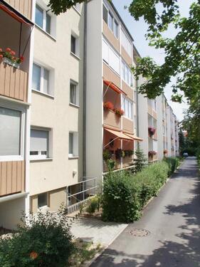 Foto - 3-Raum-Wohnung mit Balkon - 390,00&nbsp;EUR Kaltmiete, ca.&nbsp; 60,02&nbsp;m&sup2;