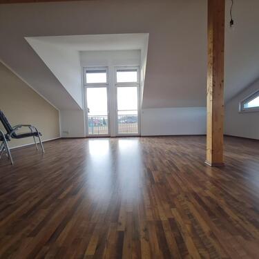 Foto - zwei Raum Wohnung Dachgeschoß - 536,00&nbsp;EUR Kaltmiete, ca.&nbsp; 67,00&nbsp;m&sup2;