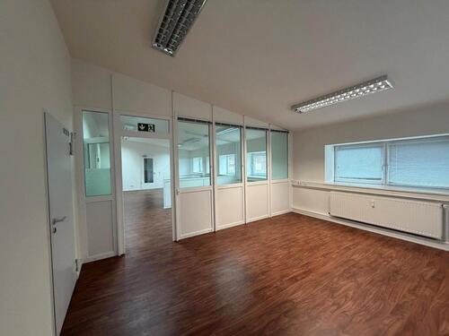 Foto - Büro in Bad Bramstedt 120,00 m² 6,0 pro m² 3 Stellplätze Kostenfrei