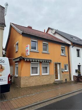 Foto - Einfamilienhaus in Giebelstadt - 260.000,00 EUR Kaufpreis,