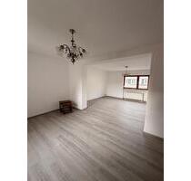 Haus in Rehlingen OT - 950,00&nbsp;EUR Kaltmiete, ca.&nbsp; 145,00&nbsp;m&sup2; in Rehlingen-Siersburg (PLZ: 66780)