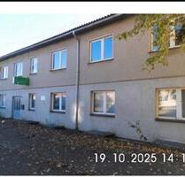 BÜROGEBÄUDE MIT NUTZUNGSÄNDERUNG ZU 3–4 WOHNEINHEITEN - Goldberg