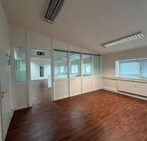 Büro in Bad Bramstedt 120,00 m² 6,0 pro m² 3 Stellplätze Kostenfrei