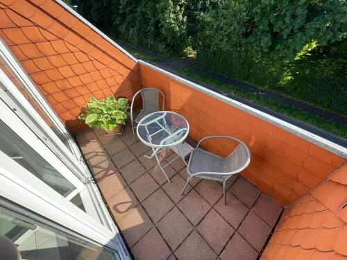Foto - Geschmackvolle, vollständig renovierte 2-Zimmer- DG-Wohnung
