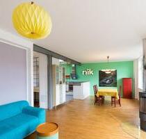 Helle loftartige Wohnung in Leipzigs Südvorstadt, Kamin, Balkon