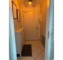 Gepflegte helle möblierte 2 Zimmerwohnung, 2 Balkons, Keller,etc. - Flörsheim am Main