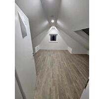 Dachtwohnung - 850,00&nbsp;EUR Kaltmiete, ca.&nbsp; 65,00&nbsp;m&sup2; in Eislingen (Fils) (PLZ: 73054)
