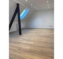 Schöne 4 Zimmer Wohnung im 2OG. Dachgeschoss - Jüchen