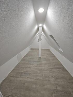 Foto - Dachwohnung - 850,00&nbsp;EUR Kaltmiete, ca.&nbsp; 65,00&nbsp;m&sup2;