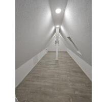 Dachwohnung - 850,00&nbsp;EUR Kaltmiete, ca.&nbsp; 65,00&nbsp;m&sup2; in Eislingen (Fils) (PLZ: 73054)